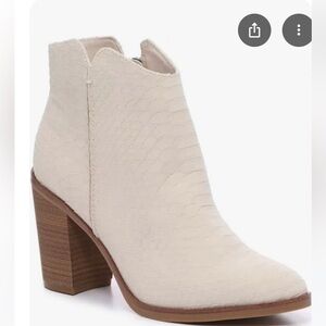 Mia Patton Bootie, Size 11, Off White /Cream, Block heel, Almond toe